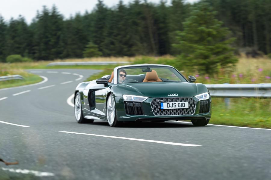 Audi R8 Spyder V10 Plus 2017 года  (UK) (фото 9 из 40)
